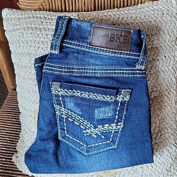 BKE Sabrina bermuda jean shorts, size 25 - Picture 9 of 9